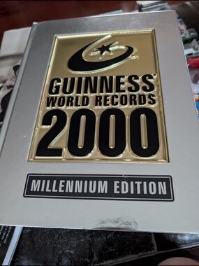 Guinness World Records 2000 Millennium Edition - Gold & Black Hardcover